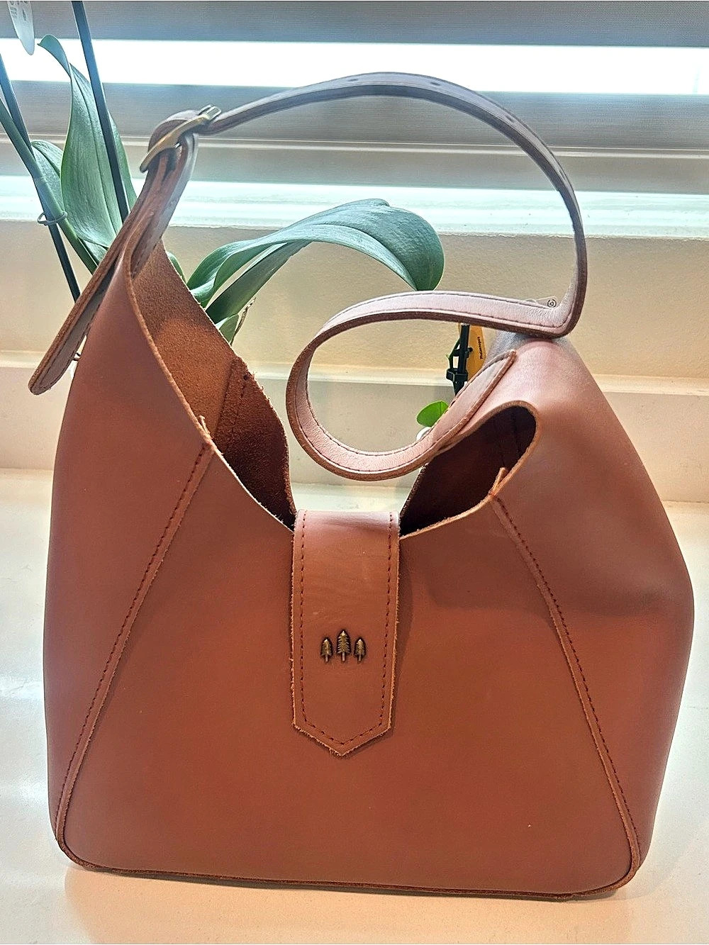 Portland Leather Sunkissed Flora Shoulder Bag - Picture 2 of 15